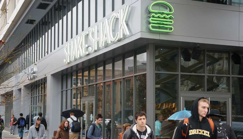 https://www.phillymag.com/wp-content/uploads/2013/10/shake-shack-university-city-training-day.jpg