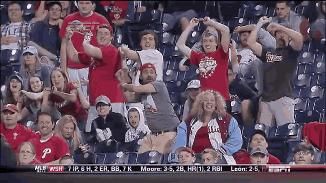 WATCH: Phillies fans priceless reaction to Dan Uggla's game