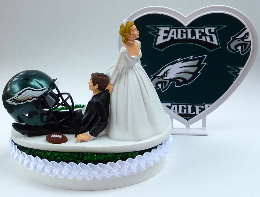 Diehard Fans Throw Eagles-Themed Wedding Before the Super Bowl
