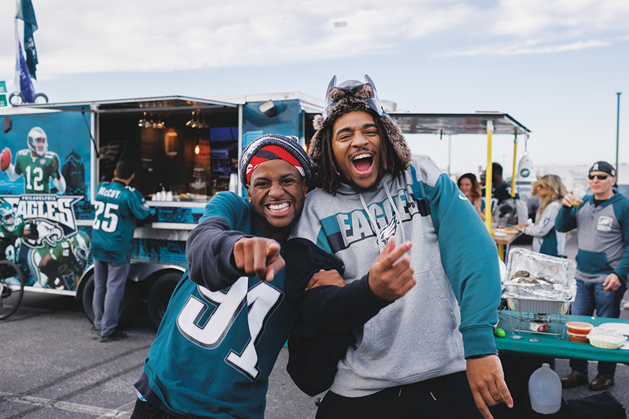 Philadelphia Eagles owner Jeffrey Lurie tailgates with fans outside Lincoln  Financial Field - 6abc Philadelphia