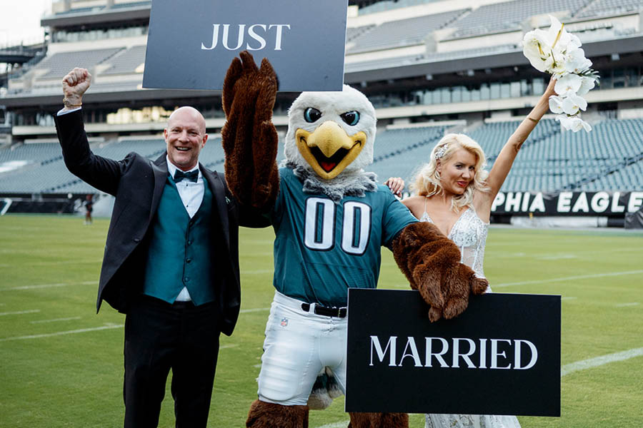 Official I married into this eagles philadelphia football fan the